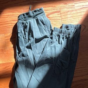 Men’s LuLu Lemon Joggers like new
